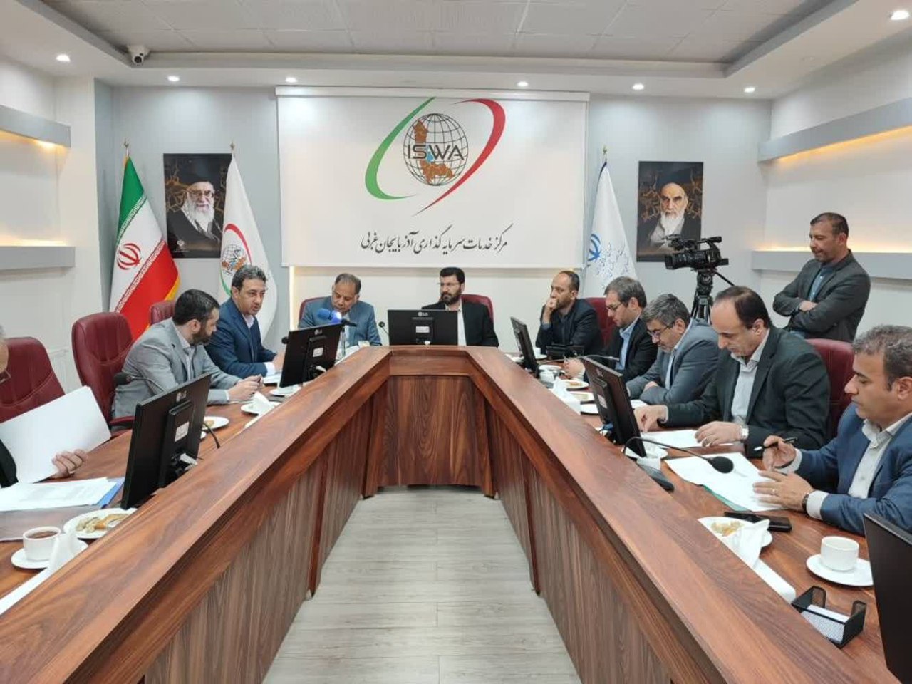 برگزاری جلسه ستاد عالی سرمایه‌گذاری آذربایجان‌غربی