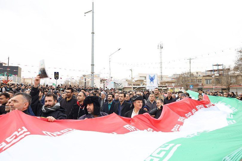 🔴 راهپیمایی با شکوه 22 بهمن در پیرانشهر  🔹 تصاویری از راهپیمایی یوم الله 22 بهمن در شهر پیرانشهر با حضور اقشار مختلف مردم و مسئولان شهرستان؛