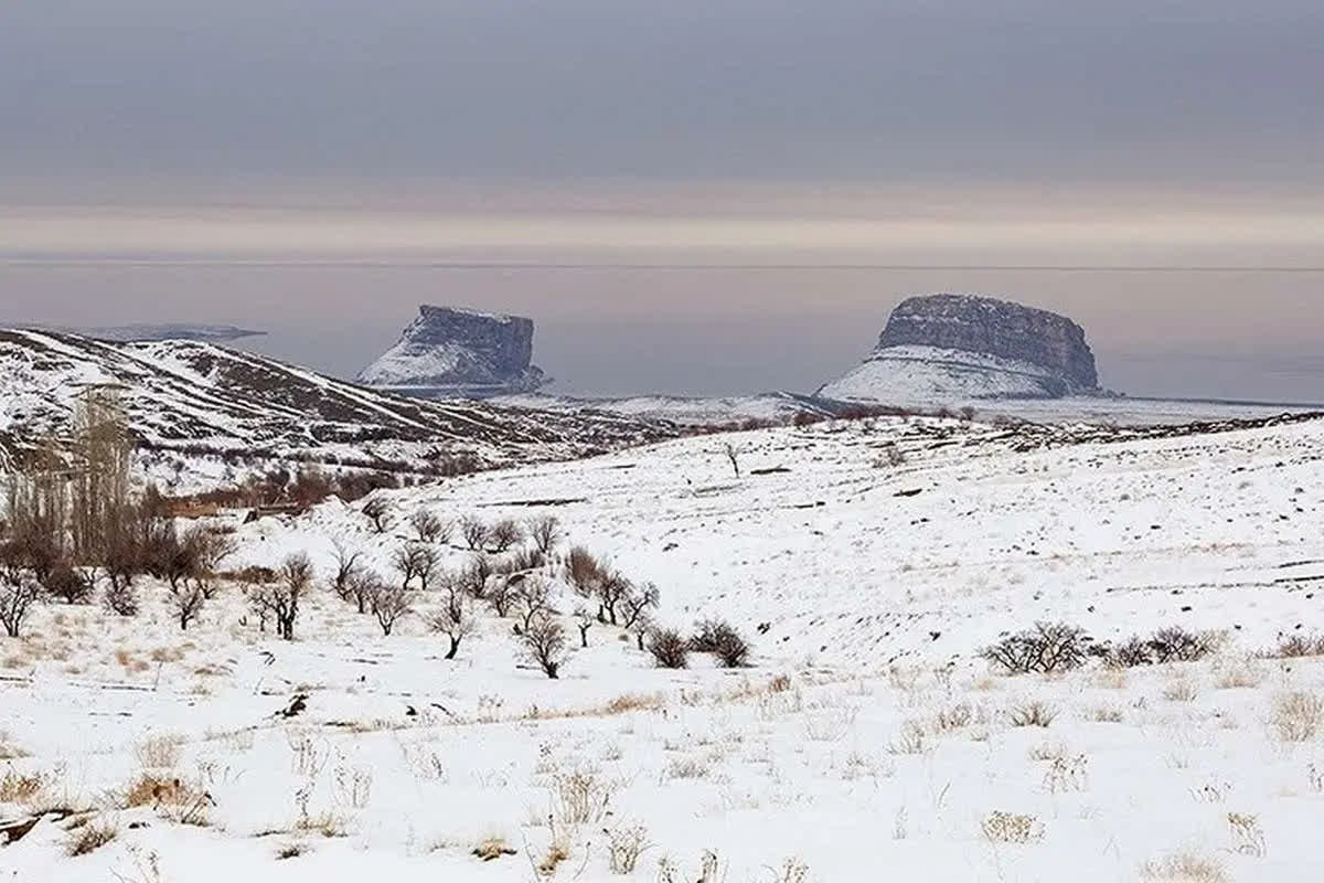 لباس سپید رحمت بر تن نگین ایران