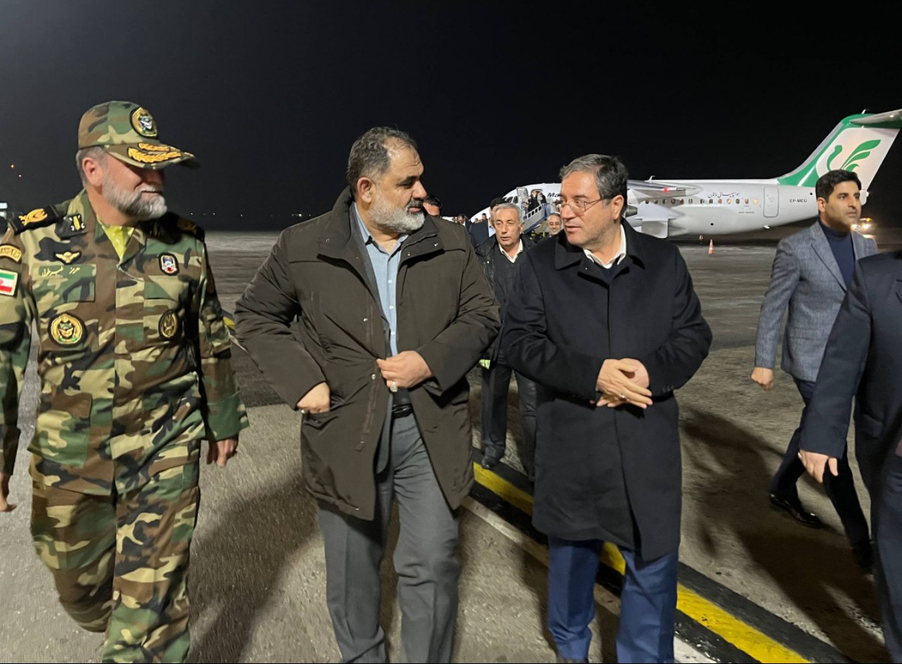 با استقبال استاندار آذربایجان‌غربی؛ فرمانده نیروی دریایی ارتش وارد ارومیه شد