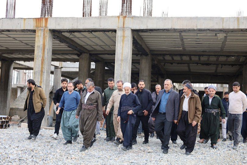 🔴 بررسی مشکلات محله کهنه‌خانه پیرانشهر با حضور مسئولان شهرستان