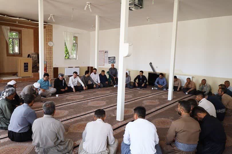 🔴 نشست مدیریت محله‌محور در روستای قبادبگیان پیرانشهر؛ گامی برای حل مشکلات روستاهای منطقه