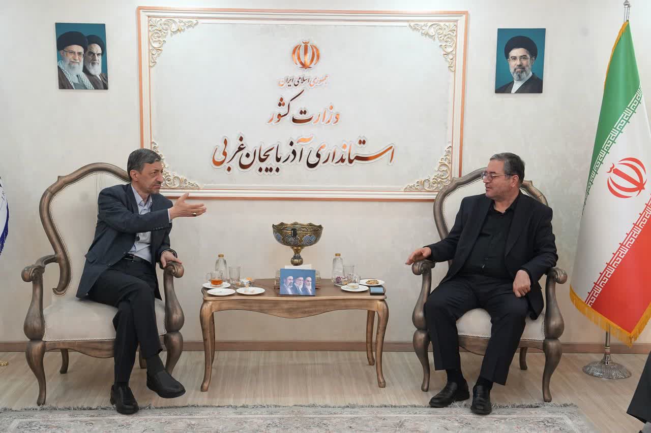 برگزاری نشست مشترک استاندار آذربایجانغربی و رئیس ستاد اجرایی فرمان امام (ره)
