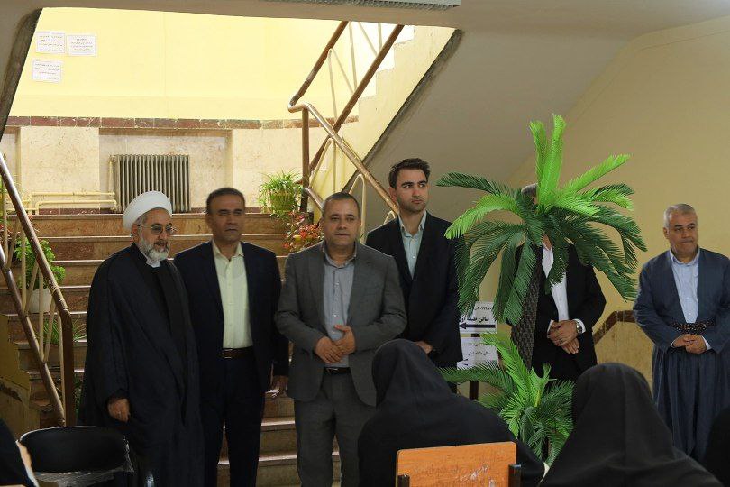 🔴 بازدید فرماندار پیرانشهر از روند برگزاری کنکور سراسری🔴 بازدید فرماندار پیرانشهر از روند برگزاری کنکور سراسری خسروپور" فرماندار شهرستان پیرانشهر بهمراه امام جمعه، رئیس دفتر نماینده مردم، معاون سیا