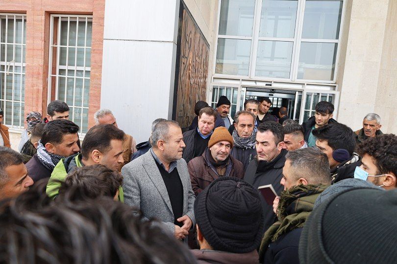 🔴 بازدید مستمر فرماندار پیرانشهر از روند تردد مرزنشینان در مرز تمرچین