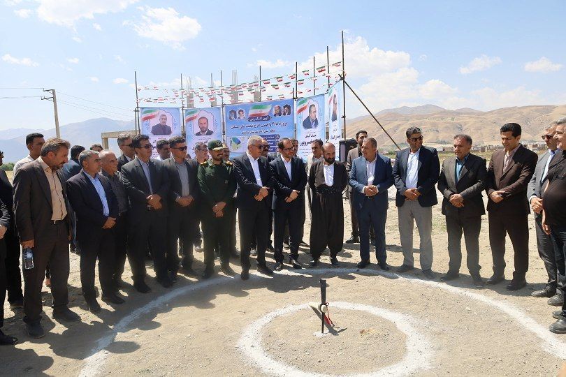 🛑 تصاویری از آغاز عملیات اجرایی پروژه 218 واحدی نهضت ملی مسکن در پیرانشهر بمناسبت هفته دولت؛ کلنگ پروژه 218 واحدی طرح نهضت ملی مسکن در منطقه شینآباد شهرستان پیرانشهر