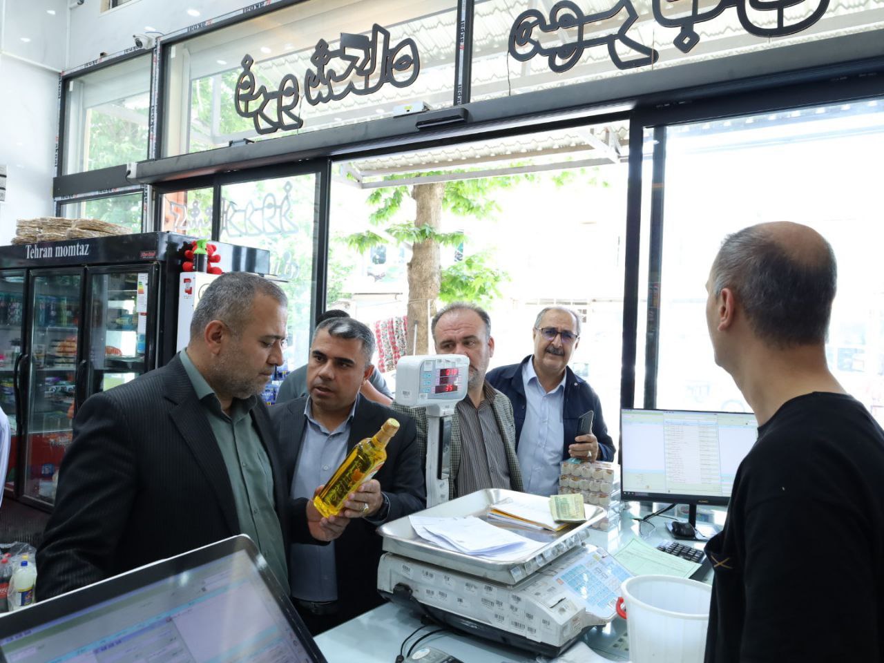  🔴 بازدید و رصد بازار توسط فرماندار پیرانشهر