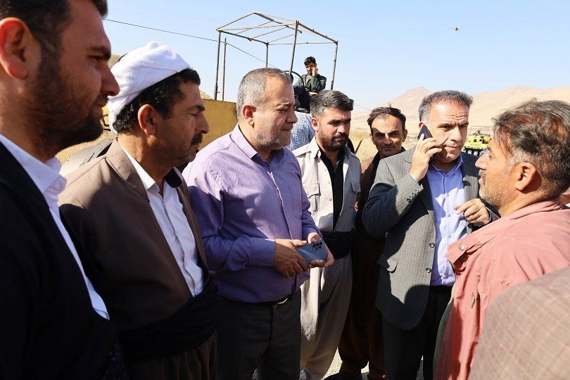 🔴 بازدید فرماندار پیرانشهر از عملیات بهسازی و آسفالت راه روستای زویهقوره