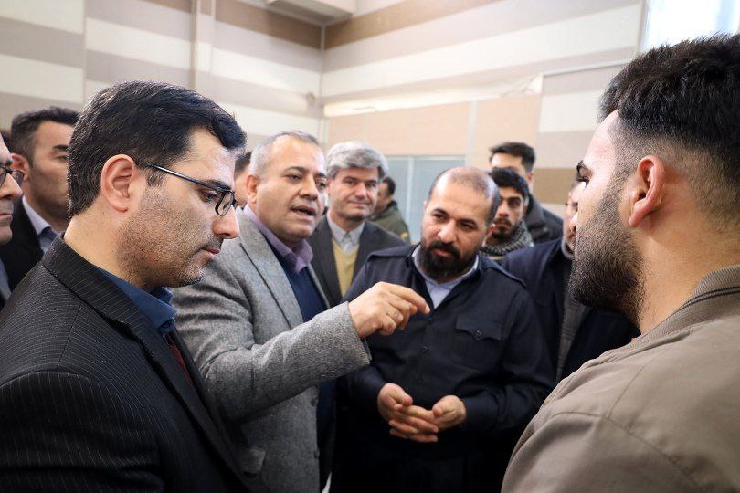 🔴 بازدید فرماندار پیرانشهر و نماینده مردم از روند تجارت مرزی و مبادلات مرزنشینی در مرز تمرچین