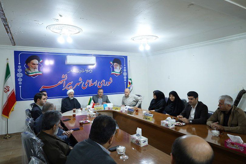🔴دیدار فرماندار و امام جمعه با اعضای شورای اسلامی شهر پیرانشهر بمناسبت روز شوراها