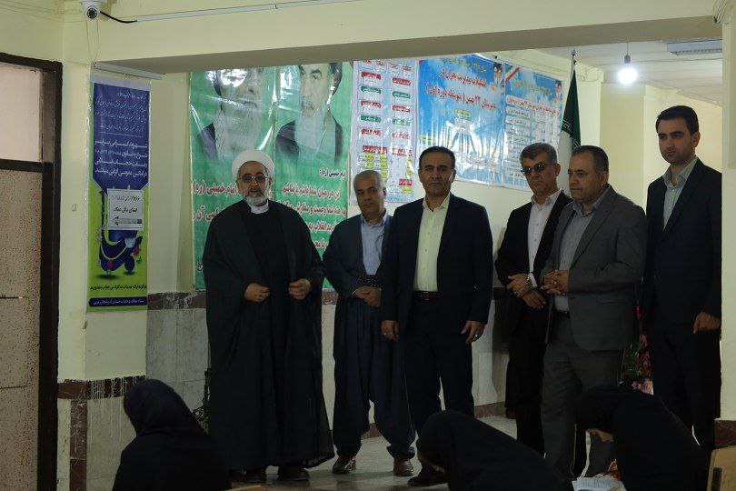 🔴 بازدید فرماندار پیرانشهر از روند برگزاری کنکور سراسری🔴 بازدید فرماندار پیرانشهر از روند برگزاری کنکور سراسری خسروپور" فرماندار شهرستان پیرانشهر بهمراه امام جمعه، رئیس دفتر نماینده مردم، معاون سیا