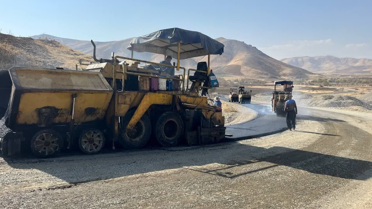 🔴 عملیات آسفالت راه روستای سنجله از توابع بخش لاجان شهرستان پیرانشهر