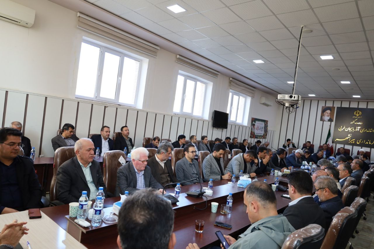 🔴 جلسه شورای اداری شهرستان پیرانشهر با محوریت تبیین مکتب بسیج برگزار شد