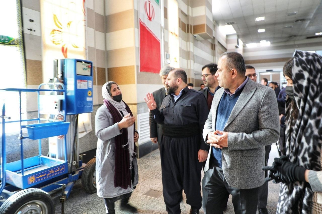 🔴 بازدید فرماندار پیرانشهر و نماینده مردم از روند تجارت مرزی و مبادلات مرزنشینی در مرز تمرچین