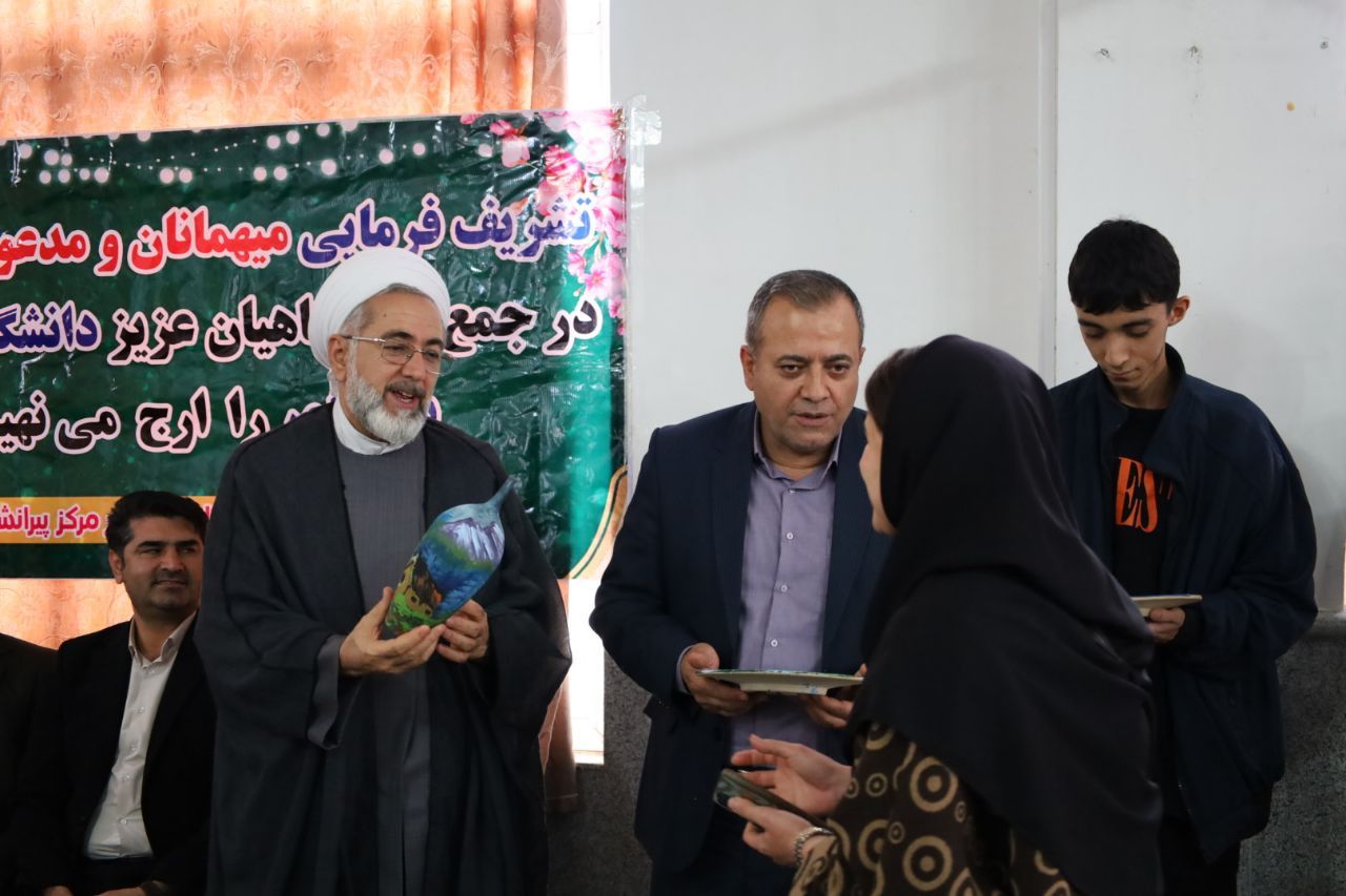 🔹 نقشآفرینی دانشجویان در مطالبهگری و توسعه شهرستان باید پررنگ باشد.