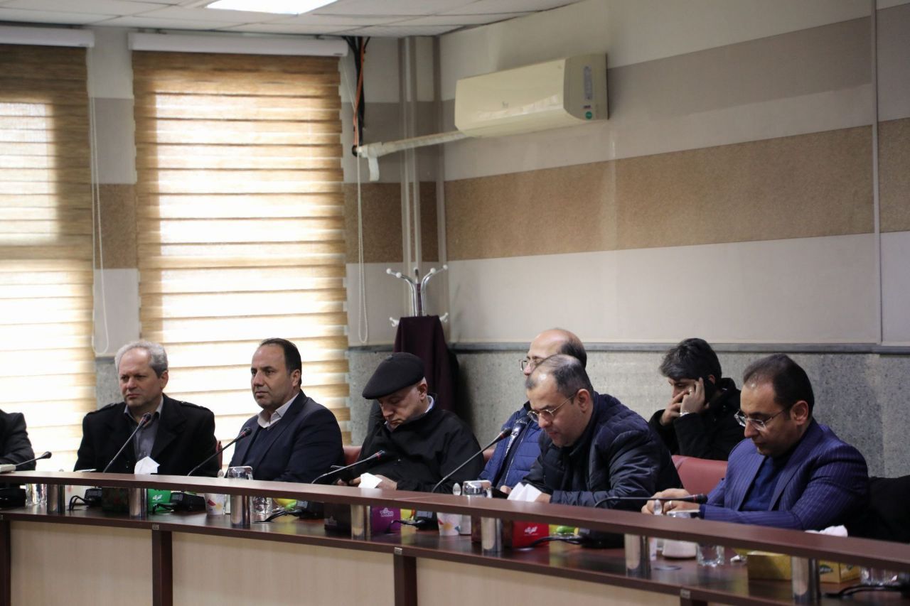 🔴 نشست فرماندار پیرانشهر و مشاور استاندار آذربایجان غربی با فعالان اقتصادی  کشور