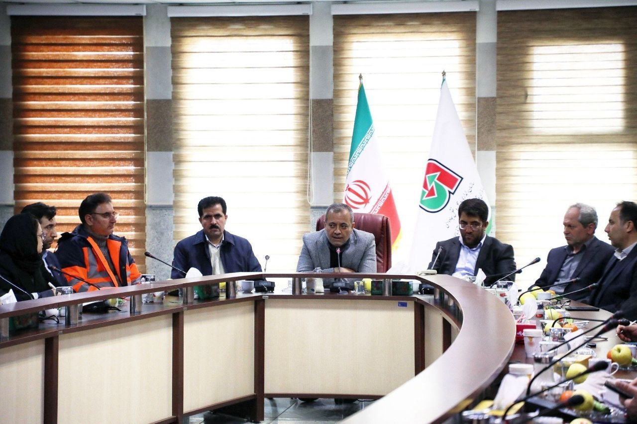 🔴 نشست فرماندار پیرانشهر و مشاور استاندار آذربایجان غربی با فعالان اقتصادی  کشور