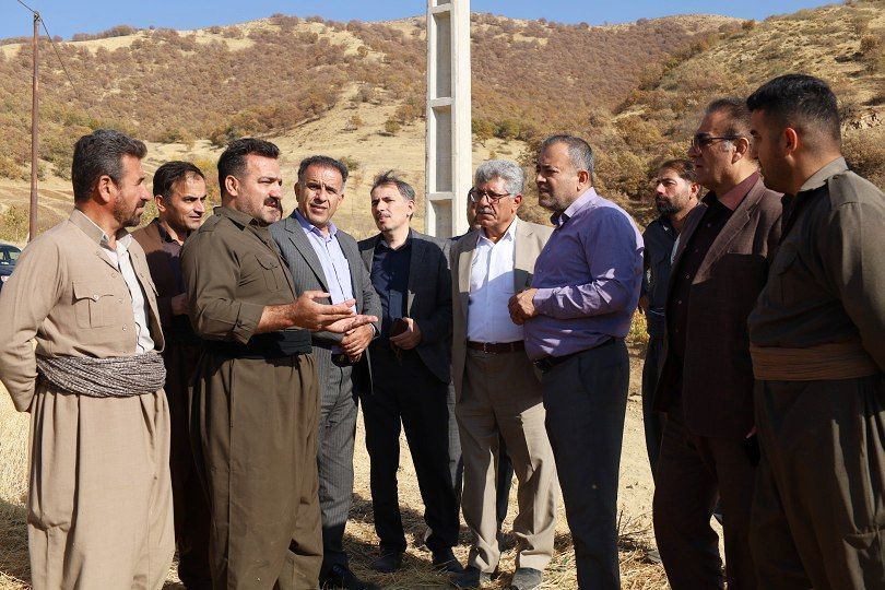 🔴 بازدید فرماندار پیرانشهر از چند روستای دورافتاده و بررسی مشکلات مردم