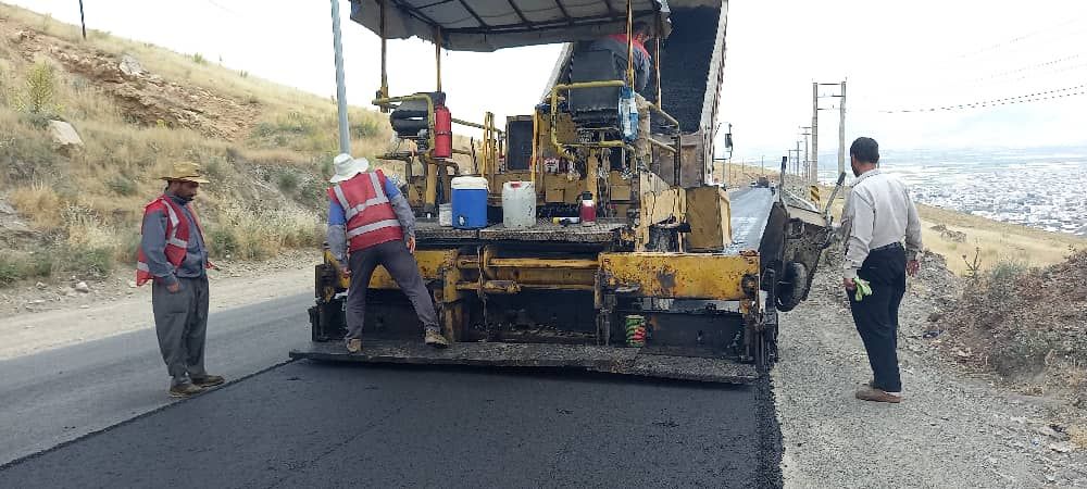 🔴 آغاز عملیات روکش آسفالت محور مرز تمرچین پیرانشهر به طول 8 کیلومتر