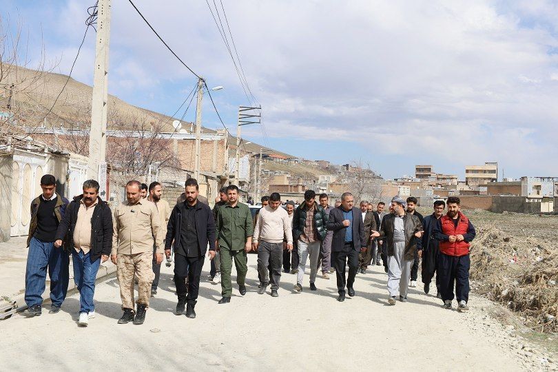 🔴 بررسی مشکلات محله کهنه‌خانه پیرانشهر با حضور مسئولان شهرستان