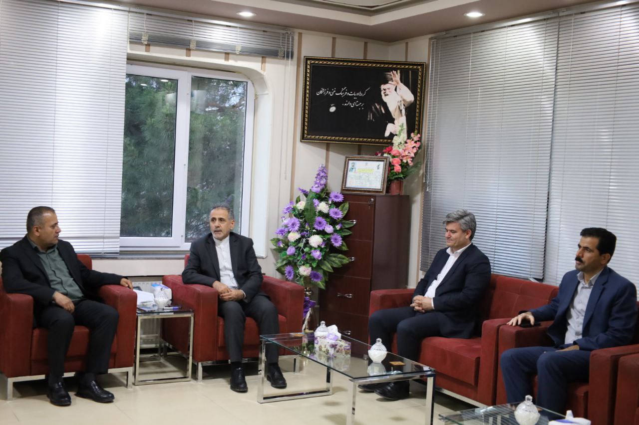 🔴 نشست فرماندار پیرانشهر با ناظر گمرکات استان آذربایجان غربی