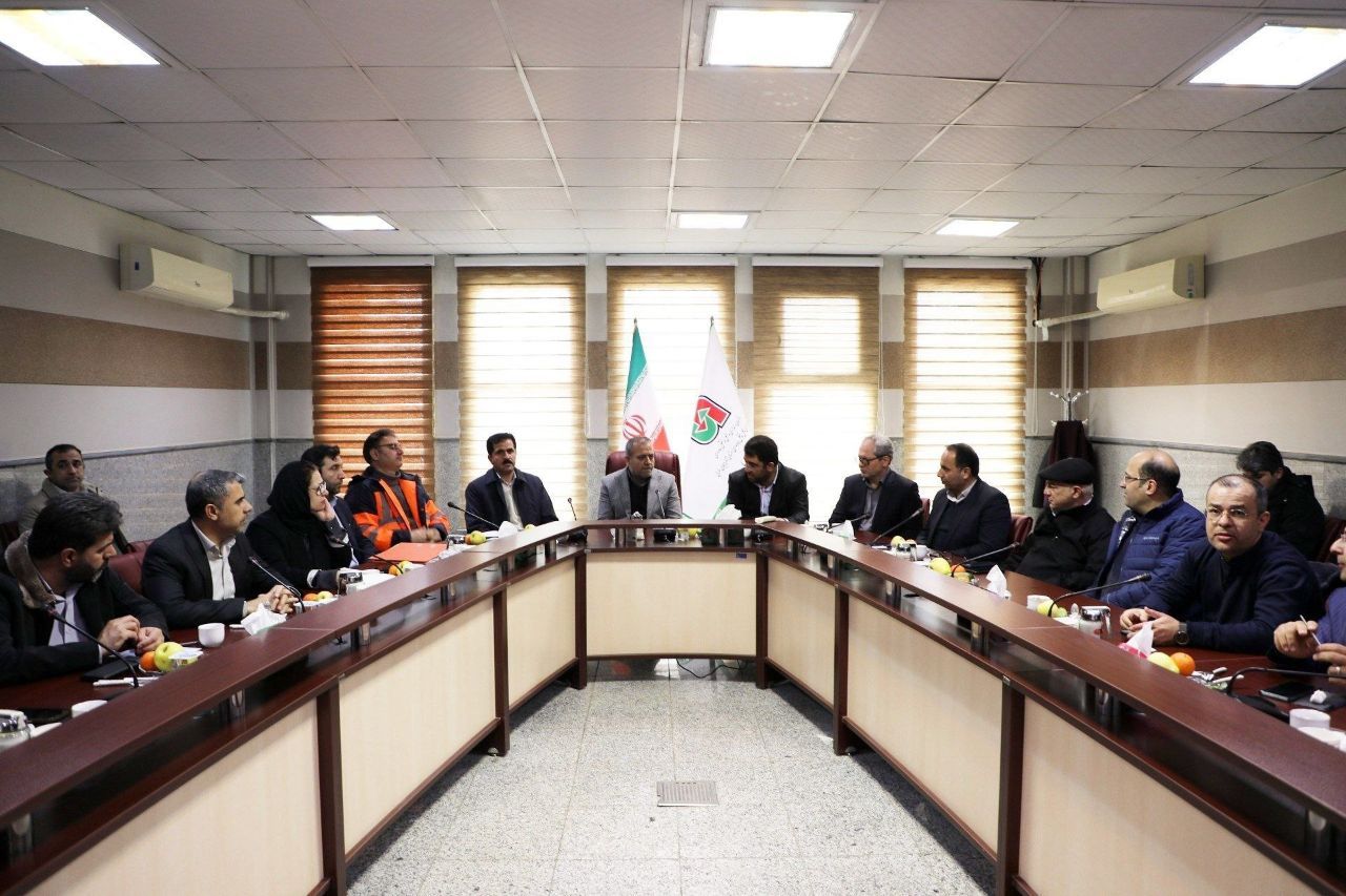 🔴 نشست فرماندار پیرانشهر و مشاور استاندار آذربایجان غربی با فعالان اقتصادی  کشور