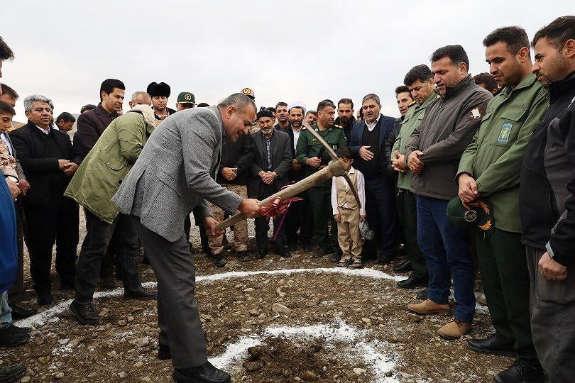 🔴 کلنگ احداث نیروگاه خورشیدی 400 کیلوواتی در روستای پسوه پیرانشهر به زمین زده شد.
