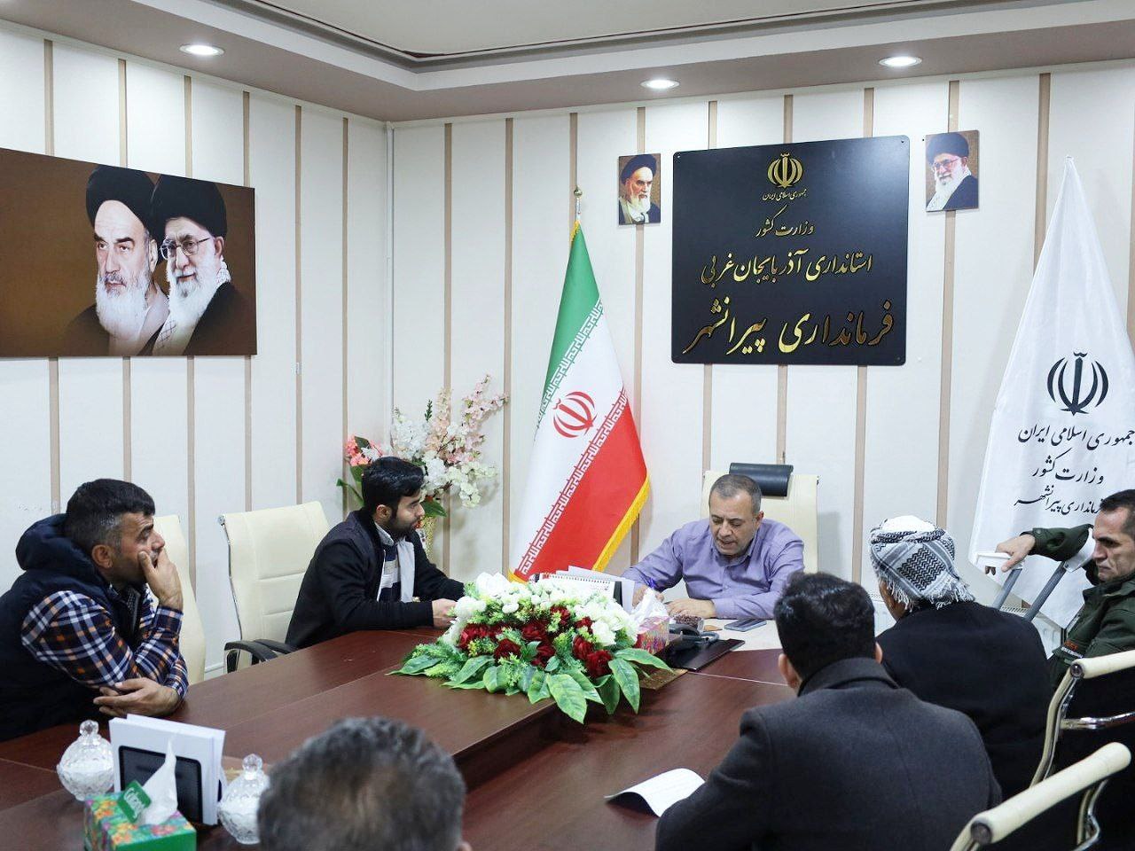 🔴 ملاقات مردمی فرماندار پیرانشهر؛  پنج ساعت شنیدن دغدغه‌های شهروندان